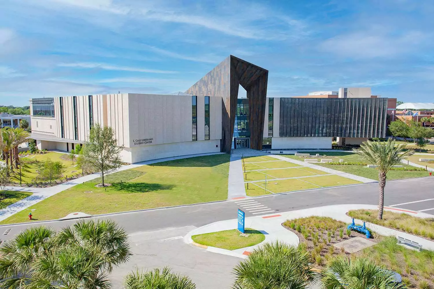 ERPA Case Study: Daytona State College Gains Scalability by Migrating to AWS
